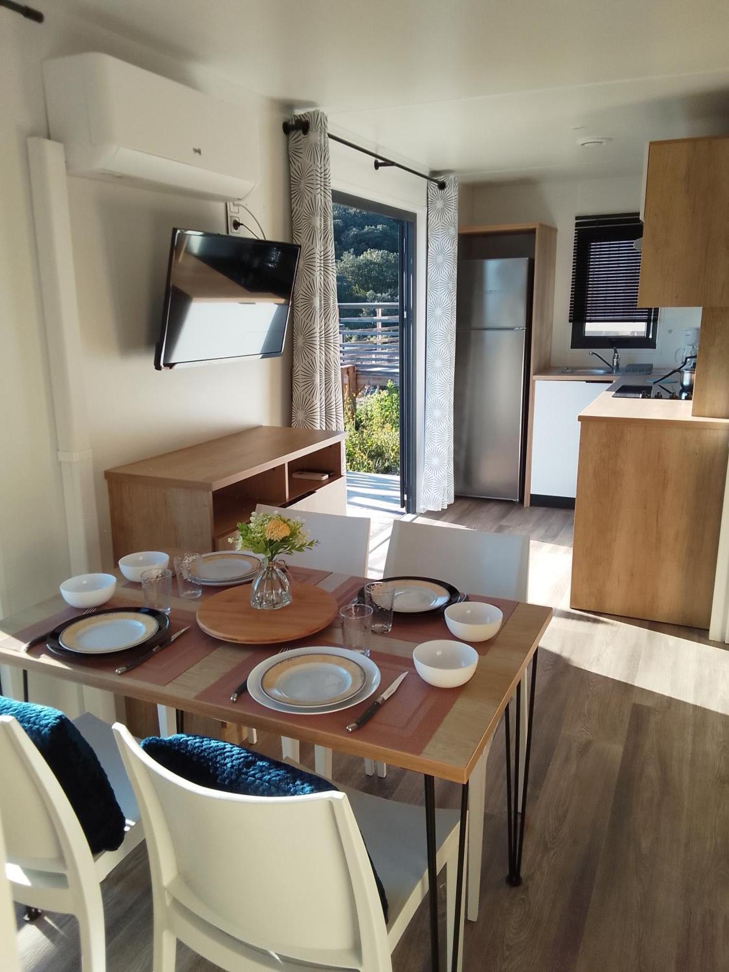 Camping Les Lodges Du Lagon Calvisson Kültér fotó