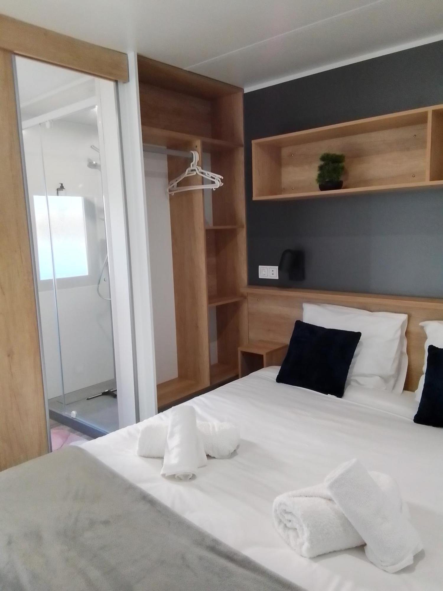 Camping Les Lodges Du Lagon Calvisson Kültér fotó