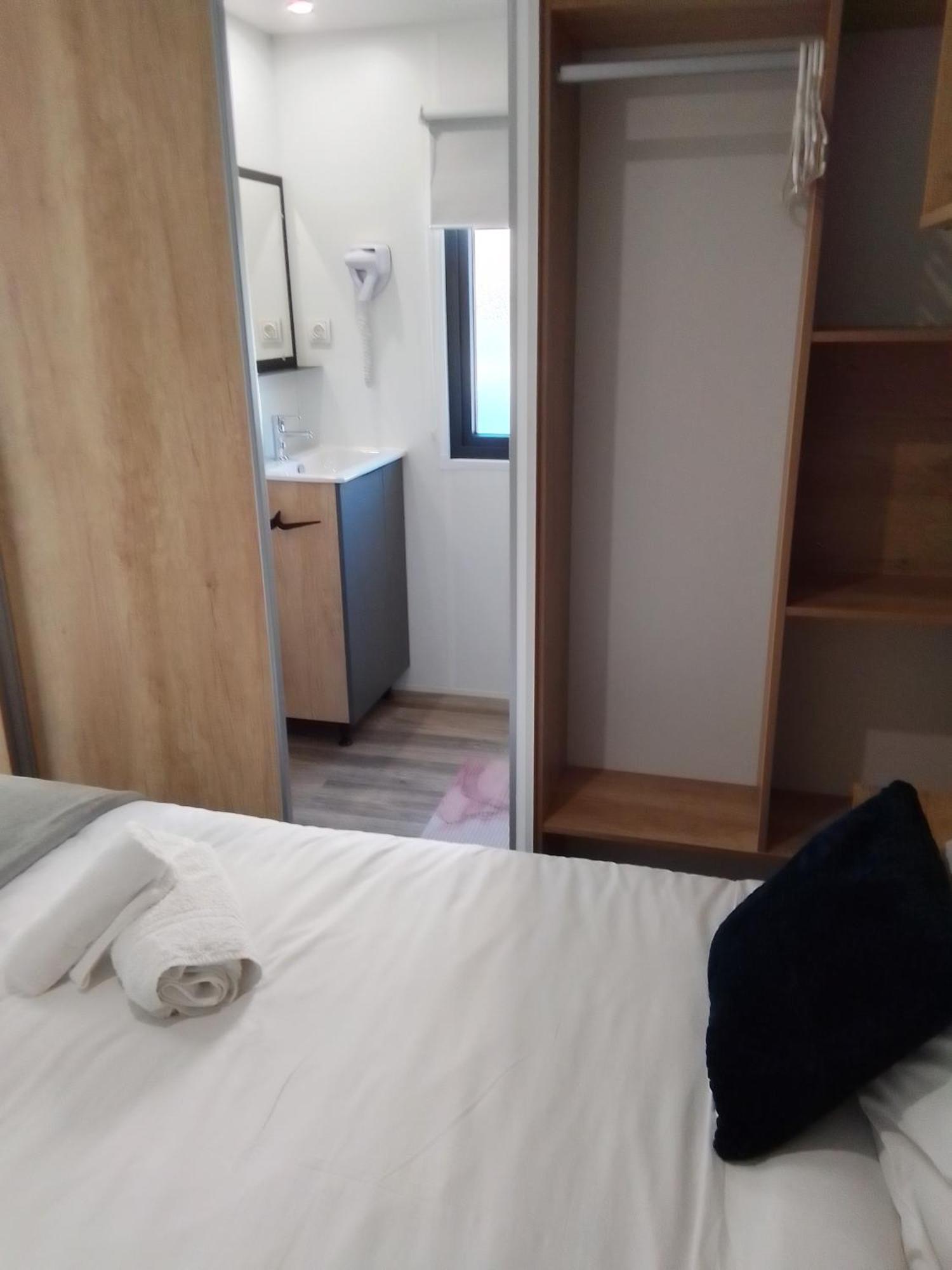 Camping Les Lodges Du Lagon Calvisson Kültér fotó